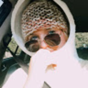 Meet your Posher, Hallie